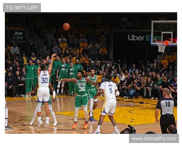 凯尔特人在2022年NBA总决赛中如何战胜勇士队捧杯