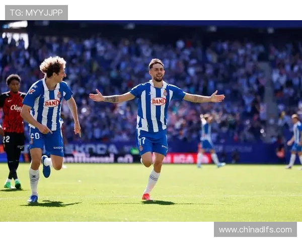 西甲联赛第30轮足球比赛的精彩回顾与分析 西甲联赛第30轮足球比赛的精彩回顾与分析